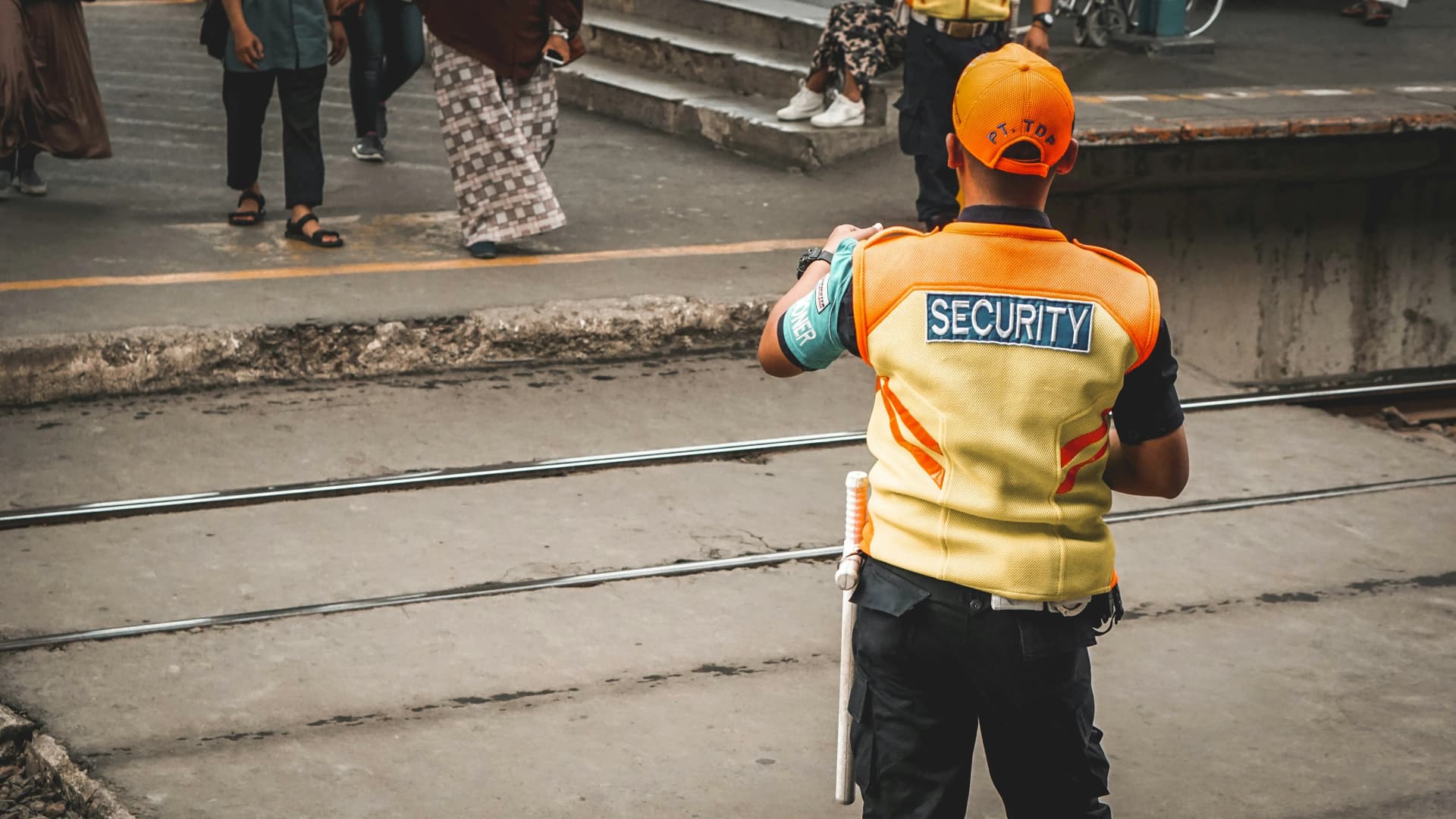 Securak's professional security at a construction site.